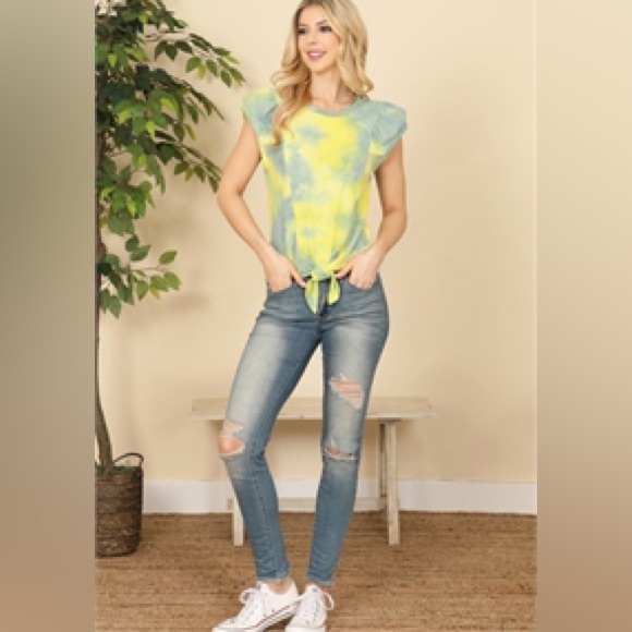 New pretty yellow top - 095 - Picture 3 of 5